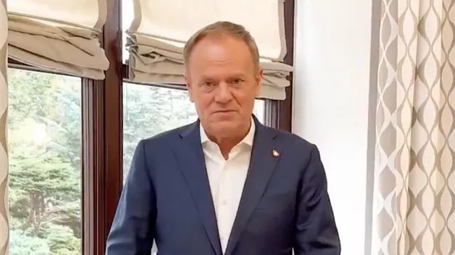 Дональд Туск сломал ногу