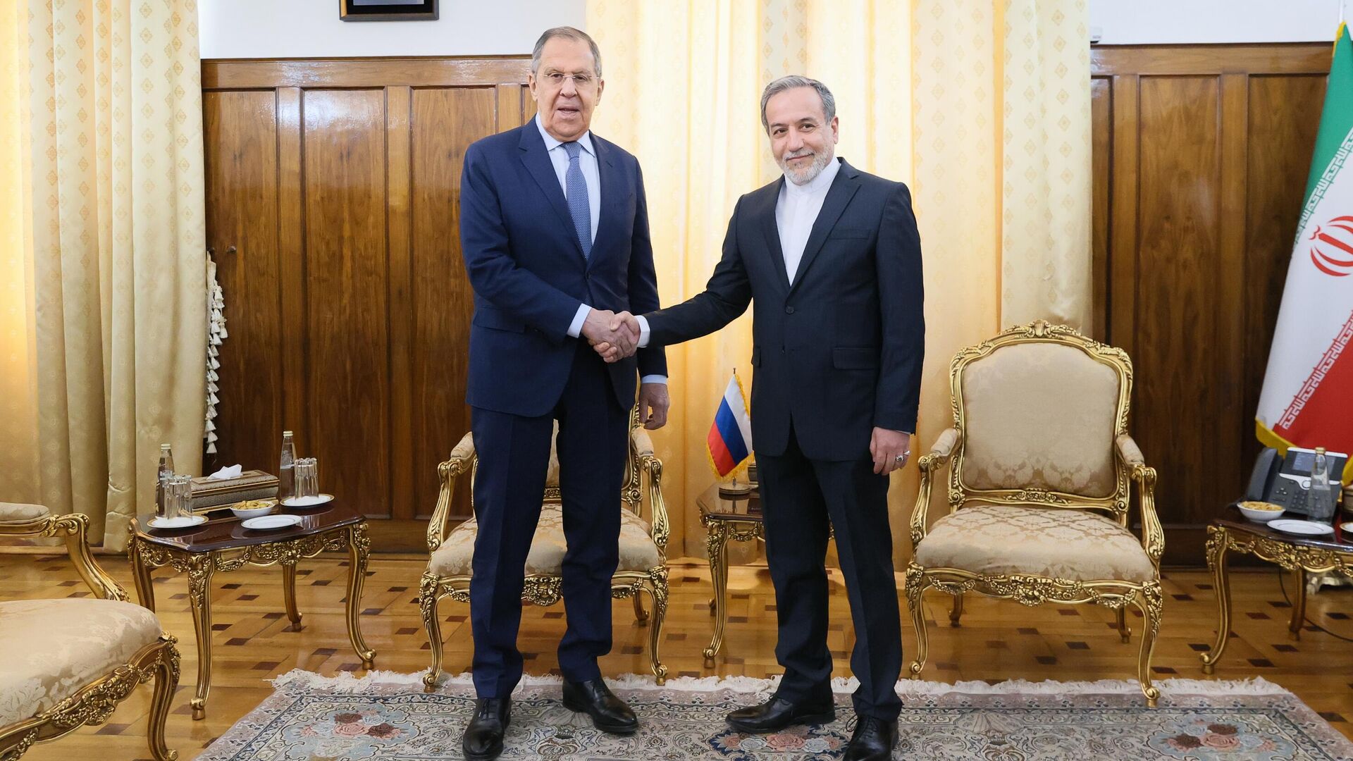 Министр иностранных дел РФ Сергей Лавров и министр иностранных дел Ирана Аббас Аракчи Министр иностранных дел РФ Сергей Лавров и министр иностранных дел Ирана Аббас Аракчи - РИА Новости, 1920, 14.12.2025