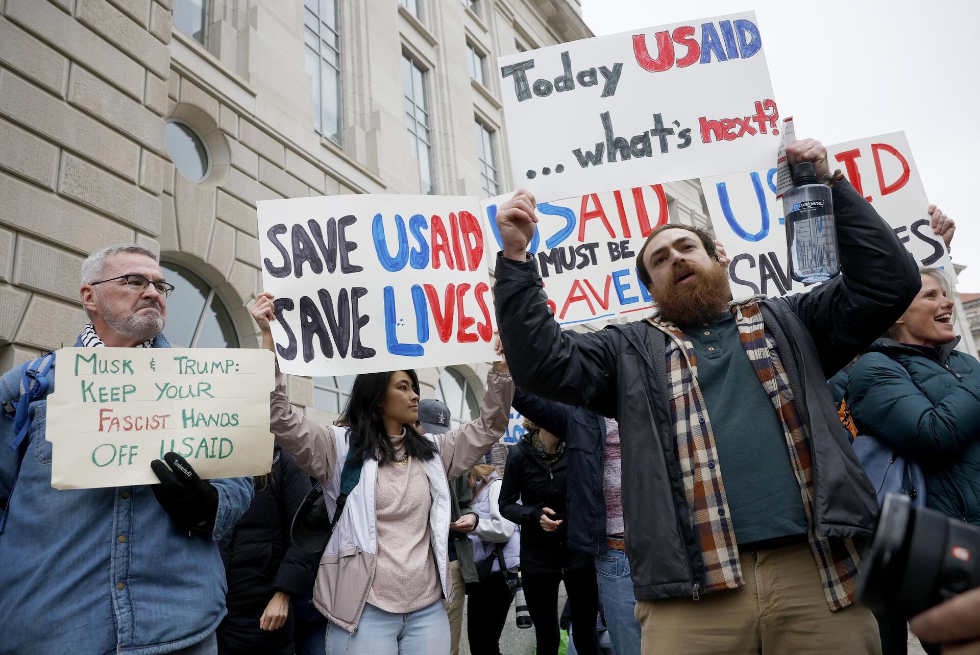 Митинг у здания штаб-квартиры USAID Митинг у здания штаб-квартиры USAID - РИА Новости, 1920, 25.03.2025
