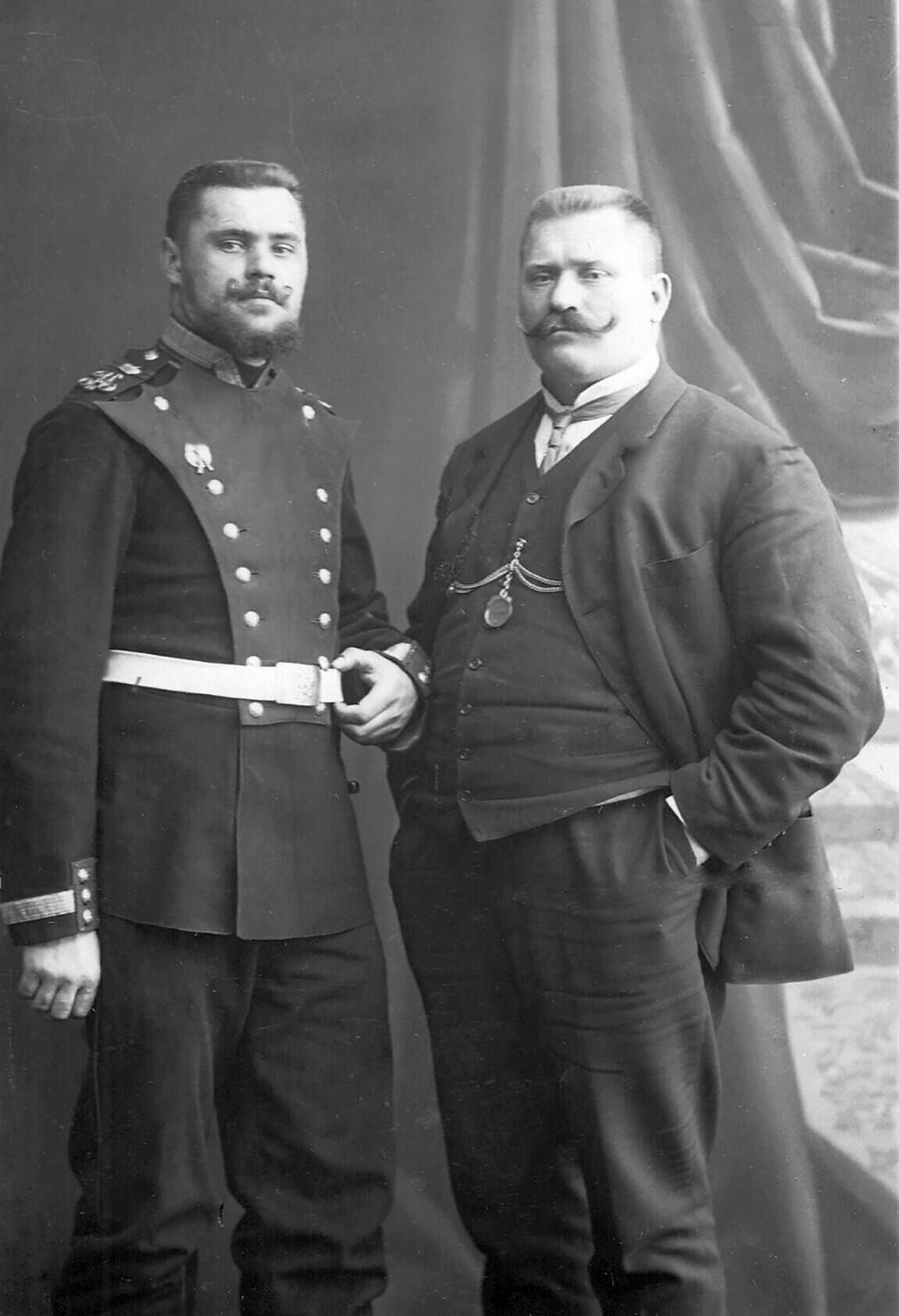 Иван Поддубный (справа) с братом - РИА Новости, 1920, 27.02.2025