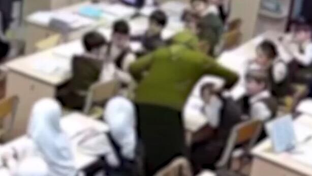 Учительница применяет грубое отношение к ученикам в одной из частных школ Грозного - РИА Новости, 1920, 28.02.2025