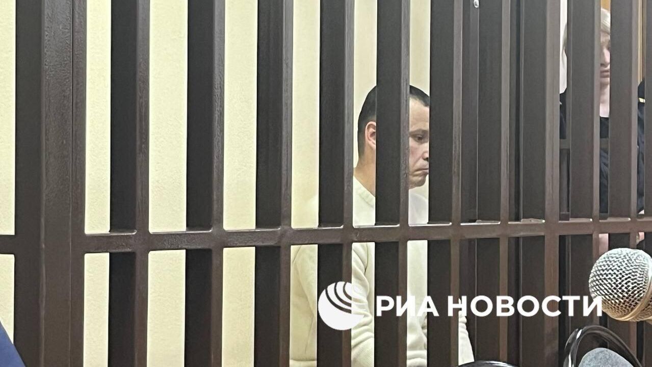 Сергей Семакин, бросивший гранату на крыльцо правительства Самарской области, в зале суда - РИА Новости, 1920, 03.09.2025