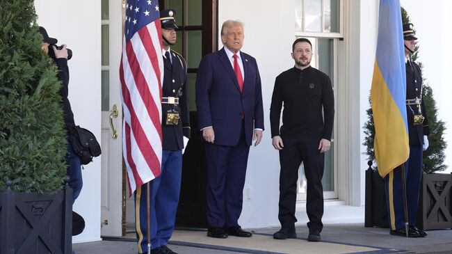 Дональд Трамп и Владимир Зеленский во время встречи в Вашингтоне