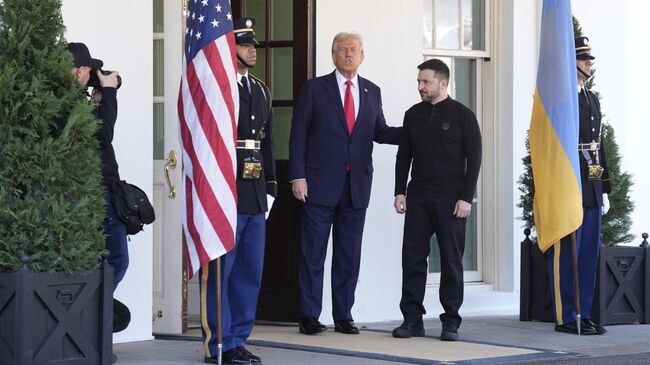 Дональд Трамп и Владимир Зеленский во время встречи в Вашингтоне