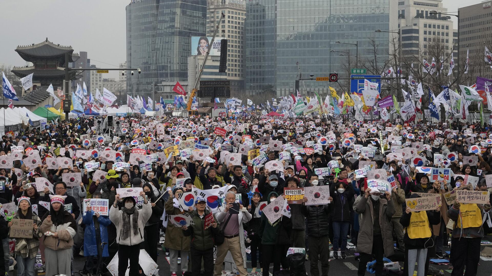 Митинг за импичмент президента Южной Кореи Юн Сок Ёля в Сеуле. 1 марта 2025 - РИА Новости, 1920, 01.03.2025