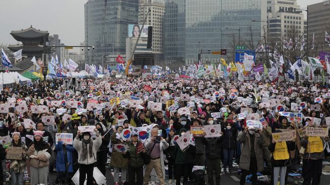 Митинг за импичмент президента Южной Кореи Юн Сок Ёля в Сеуле. 1 марта 2025