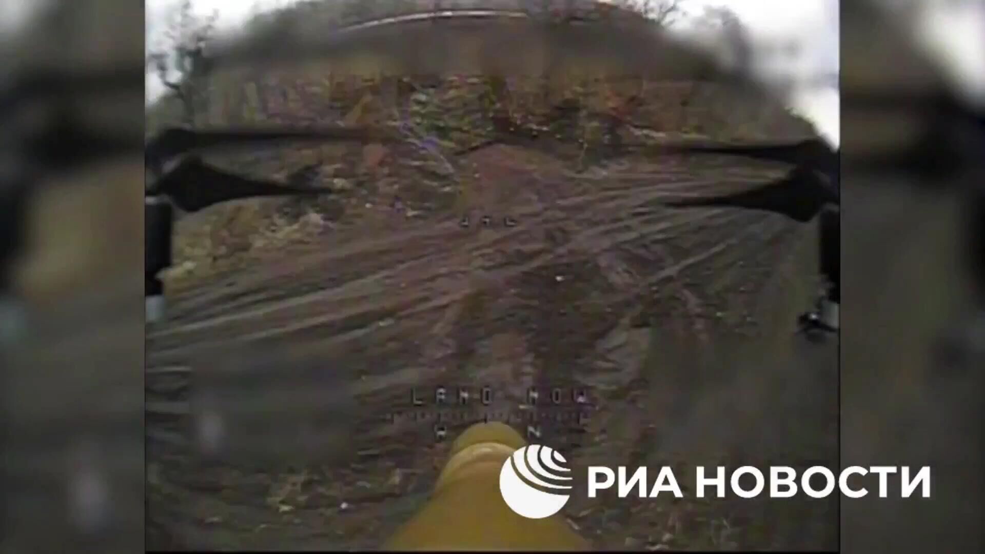 Загоревшийся танк Леопард после удара FPV-дроном  - РИА Новости, 1920, 03.03.2025