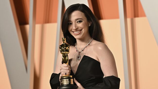 Майки Мэдисон на церемонии награждения Майки Мэдисон на церемонии награждения