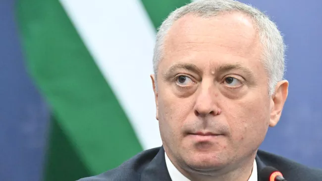 Избранный президент Абхазии Бадра Гунба