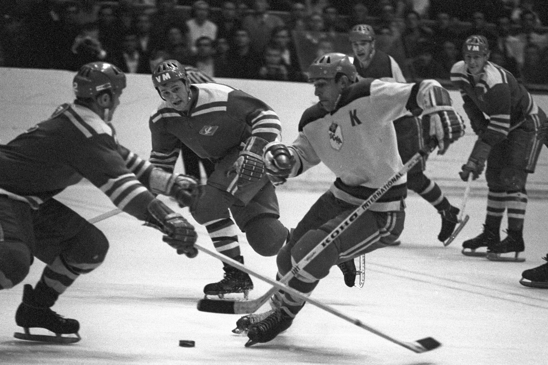 Анатолий Фирсов в борьбе с защитниками Спартака - РИА Новости, 1920, 04.03.2025