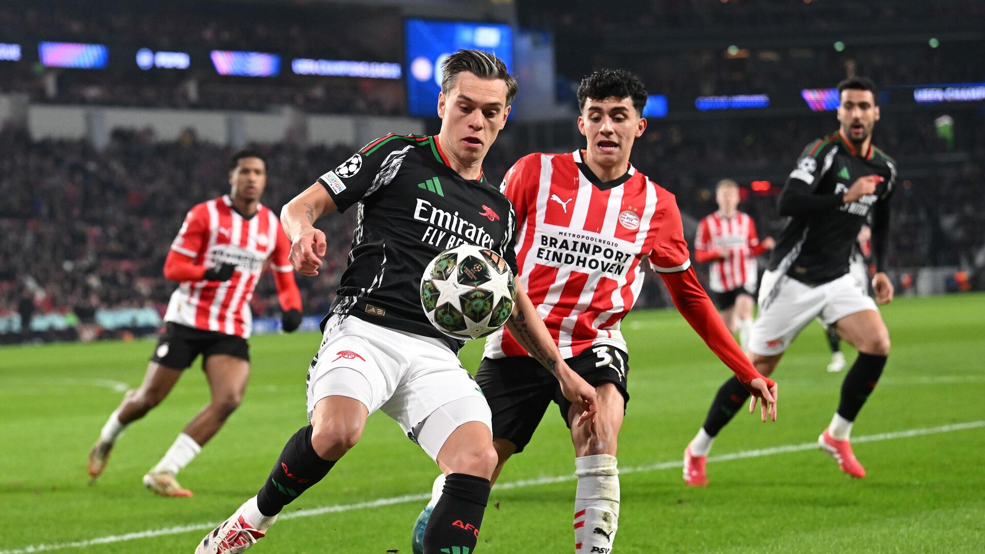 Эпизод матча ЛЧ ПСВ против Арсенала Эпизод матча ЛЧ ПСВ против Арсенала - РИА Новости, 1920, 05.03.2025