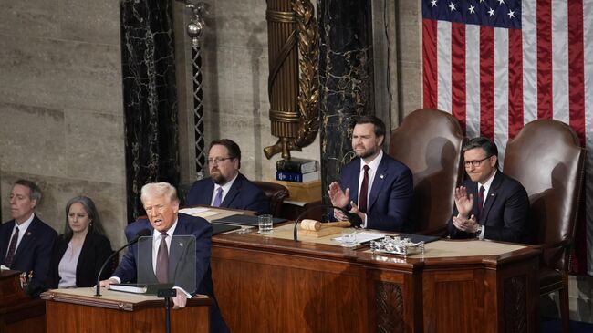 Выступление президента США Дональда Трампа во время обращения к совместной сессии конгресса США. 4 марта 2025