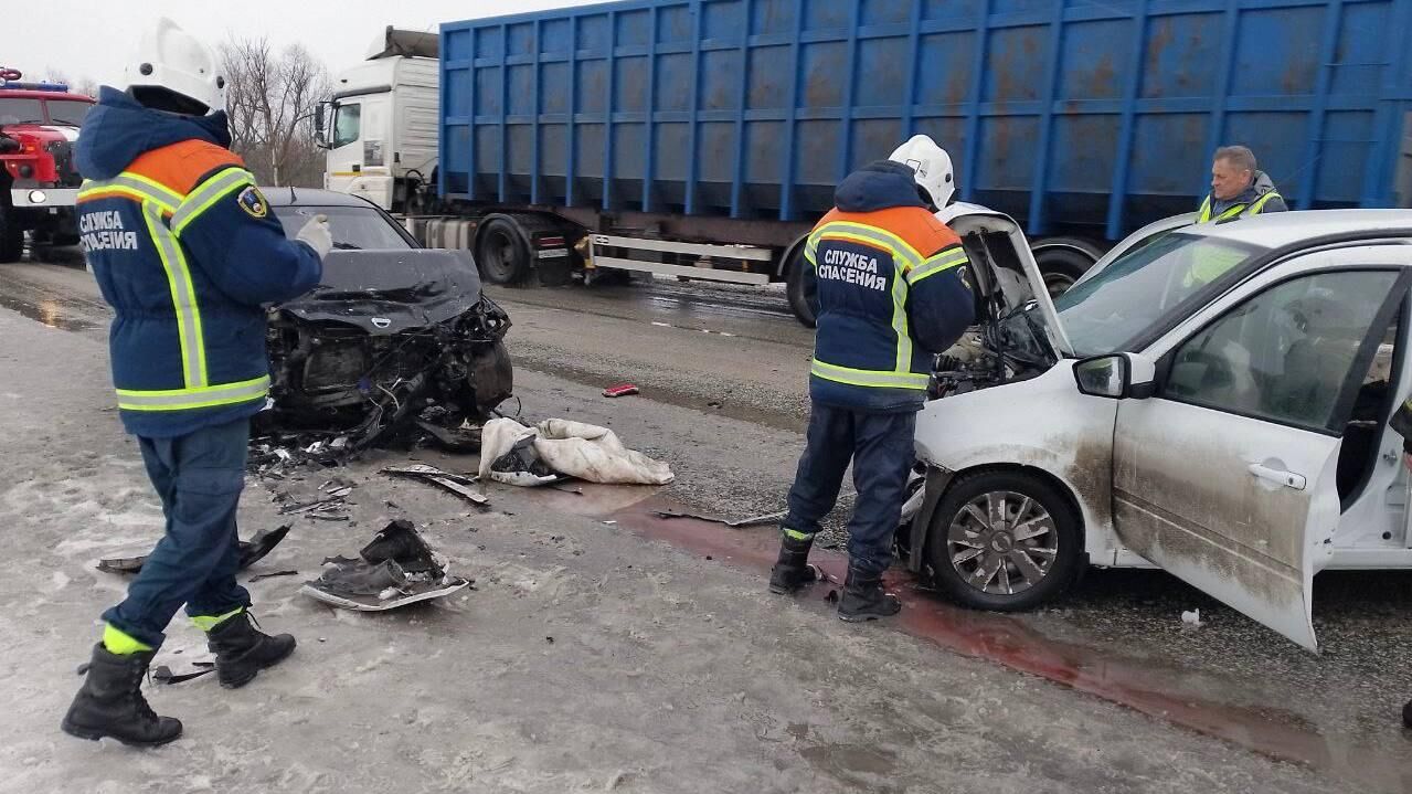 Последствия ДТП в Саратовской области. 5 марта 2025 - РИА Новости, 1920, 05.03.2025