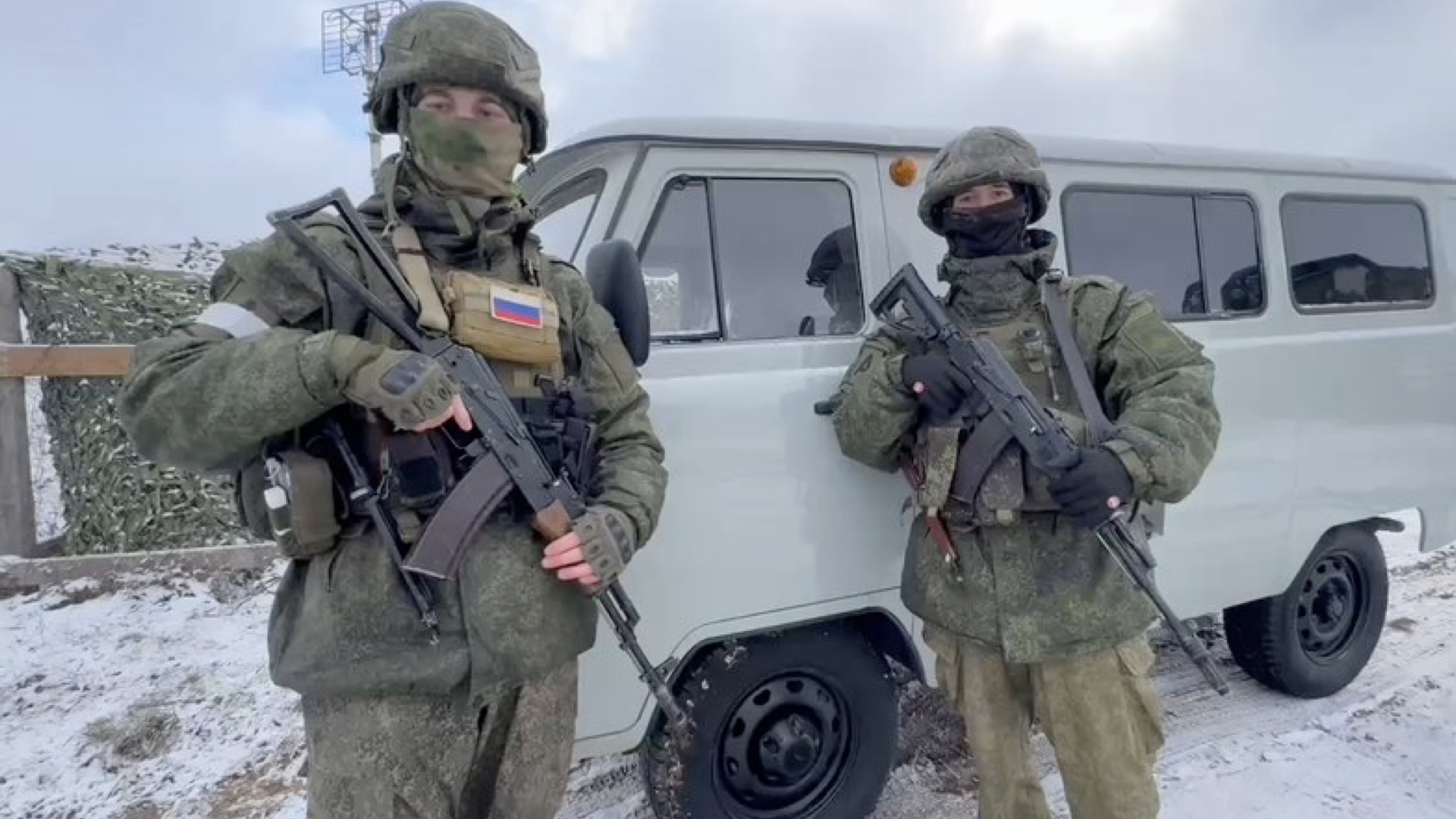 УАЗ для бойцов СВО, переданный Маргаритой Симоньян и Тиграном Кеосаяном УАЗ для бойцов СВО, переданный Маргаритой Симоньян и Тиграном Кеосаяном - РИА Новости, 1920, 06.03.2025