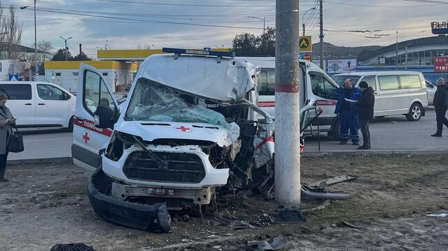 На месте ДТП с участием автомобиля скорой помощи в Керчи