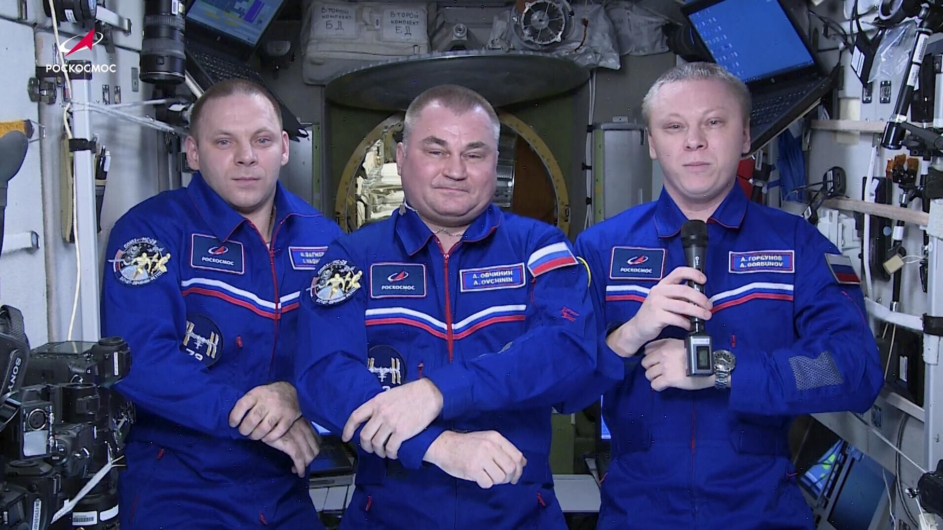 Российские космонавты Алексей Овчинин, Иван Вагнер и Александр Горбунов, находящиеся на Международной космической станции, поздравили женщин с 8 марта - РИА Новости, 1920, 08.03.2025