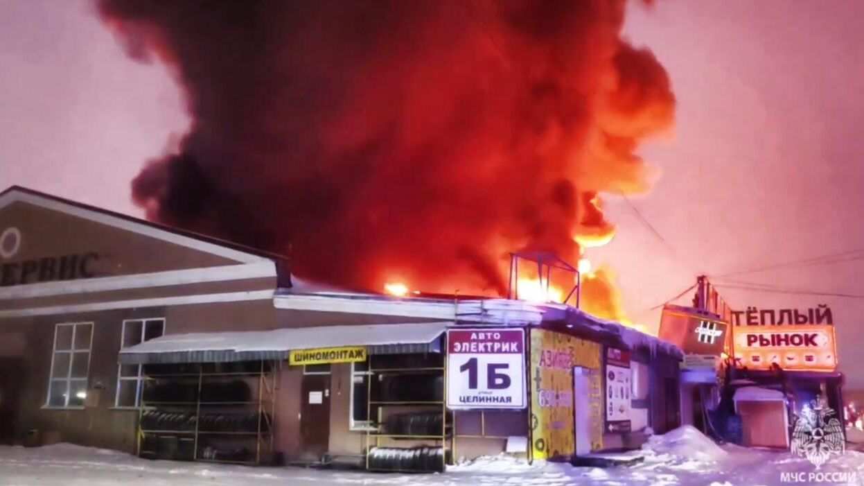 Пожар на улице Целинной в Барнауле - РИА Новости, 1920, 10.03.2025