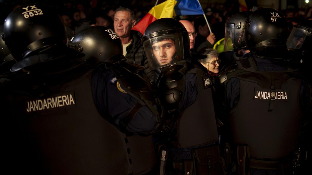 СМИ сообщили о подготовке переворота в Румынии соратником Джеорджеску