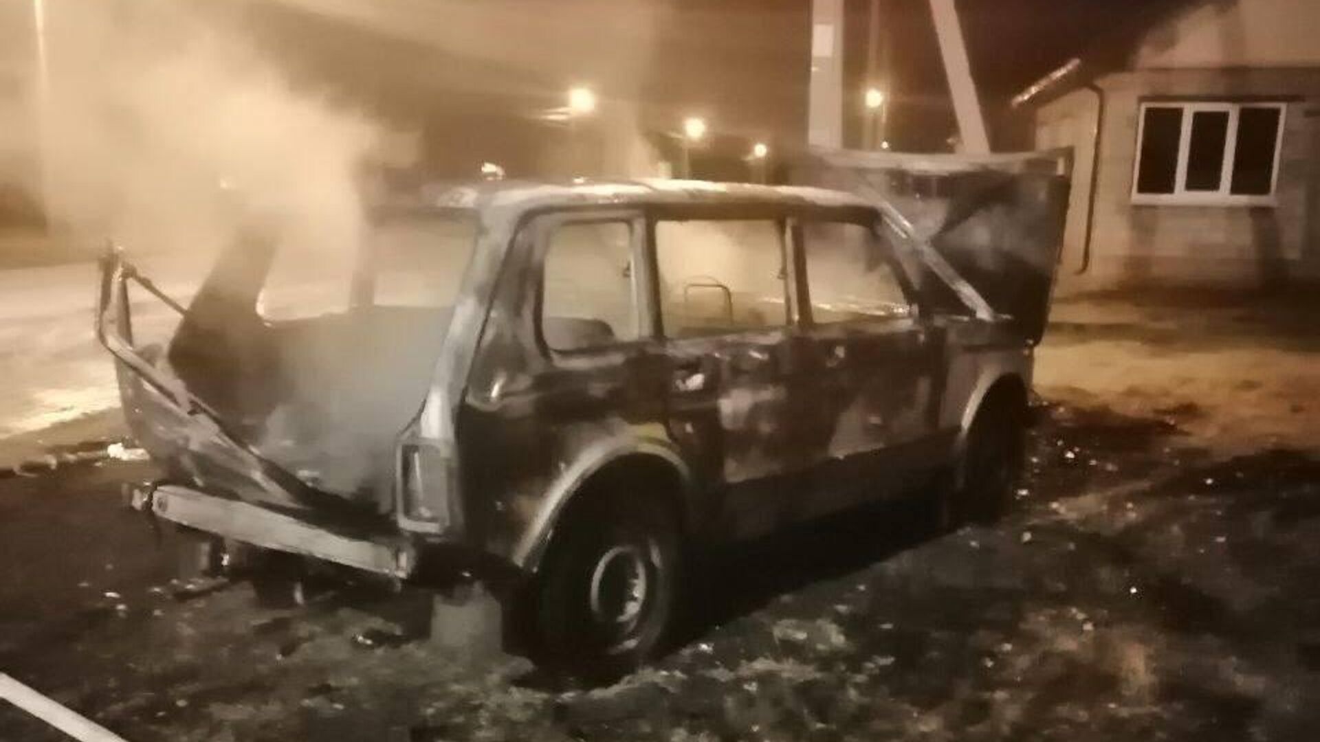 Последствия атаки дрона ВСУ на автомобиль в Белгородской области - РИА Новости, 1920, 10.03.2025