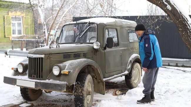 Виктор Сапрыкин и его автомобиль ГАЗ-69