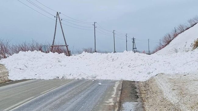 Сошедшая лавина на 11 и 12 километрах автомобильной дороги регионального значения Невельск - Томари - аэропорт Шахтерск в Сахалинской области