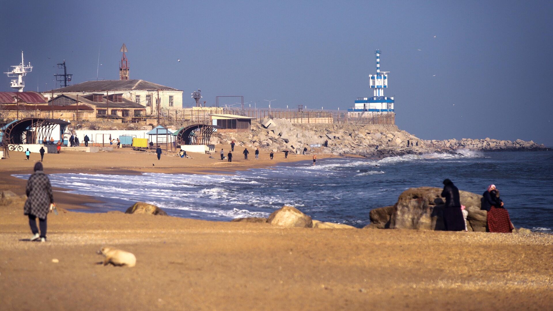 Городской пляж в Махачкале - РИА Новости, 1920, 18.11.2025