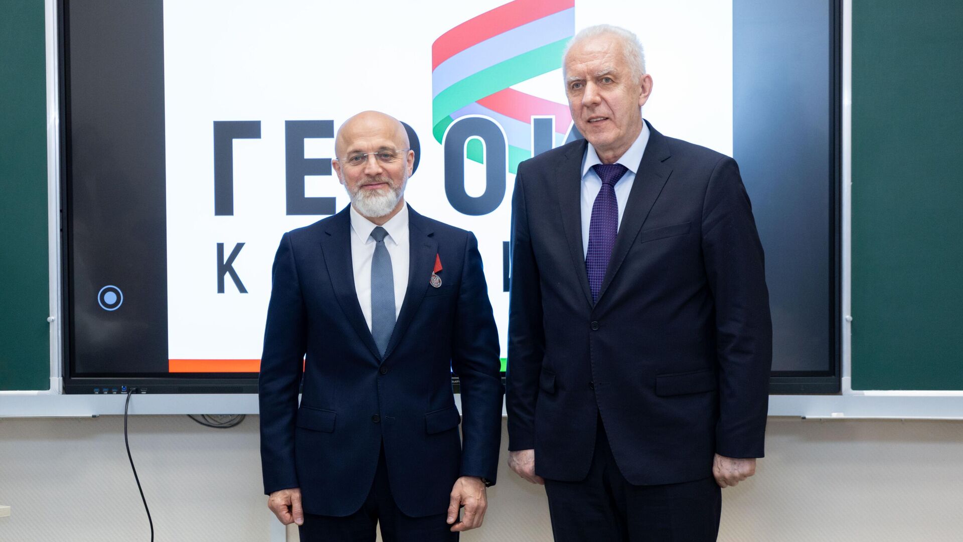 Спикера Заксобрания Карелии-участника СВО Элиссана Шандаловича наградили медалью Спикера Заксобрания Карелии-участника СВО Элиссана Шандаловича наградили медалью - РИА Новости, 1920, 11.03.2025