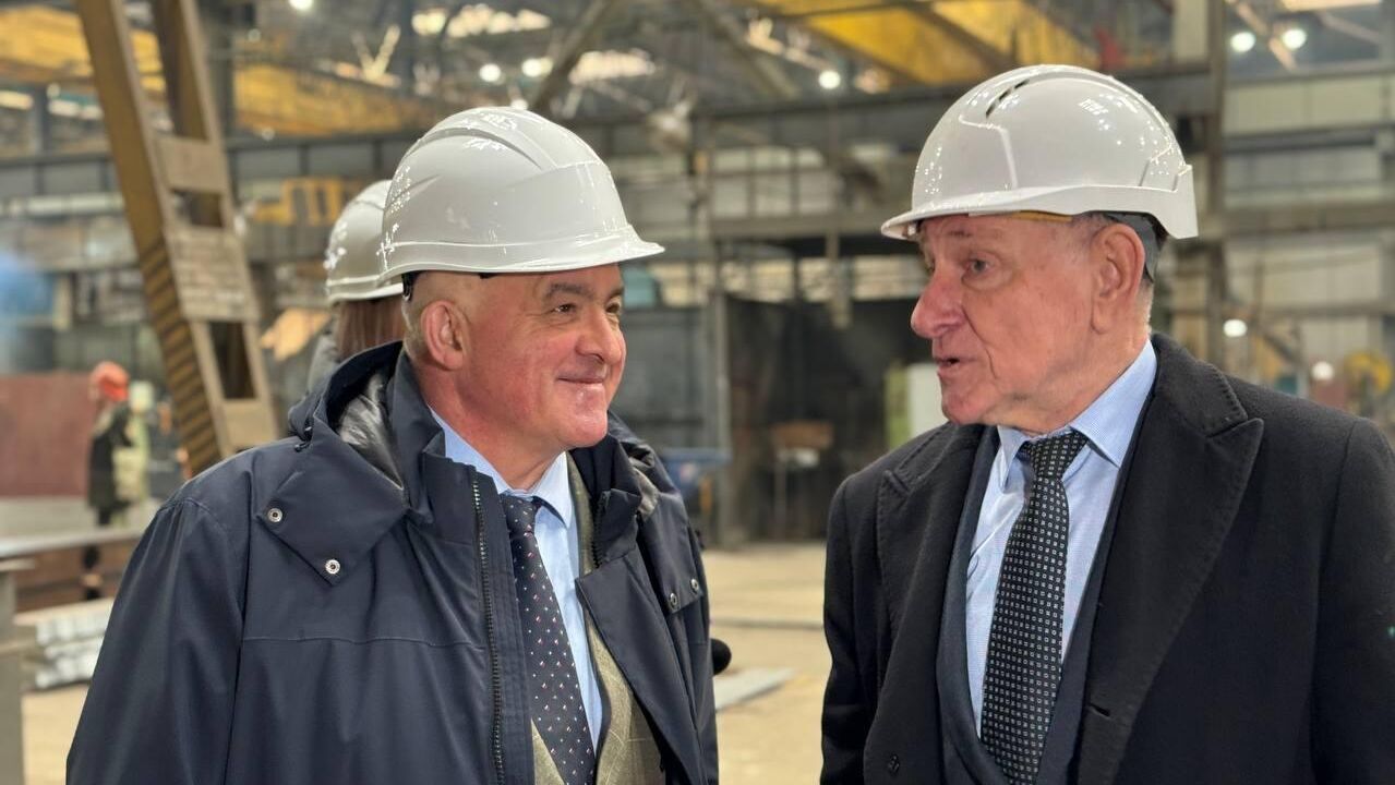 Губернатор Костромской области Сергей Ситников на одном из предприятий Губернатор Костромской области Сергей Ситников на одном из предприятий - РИА Новости, 1920, 11.03.2025