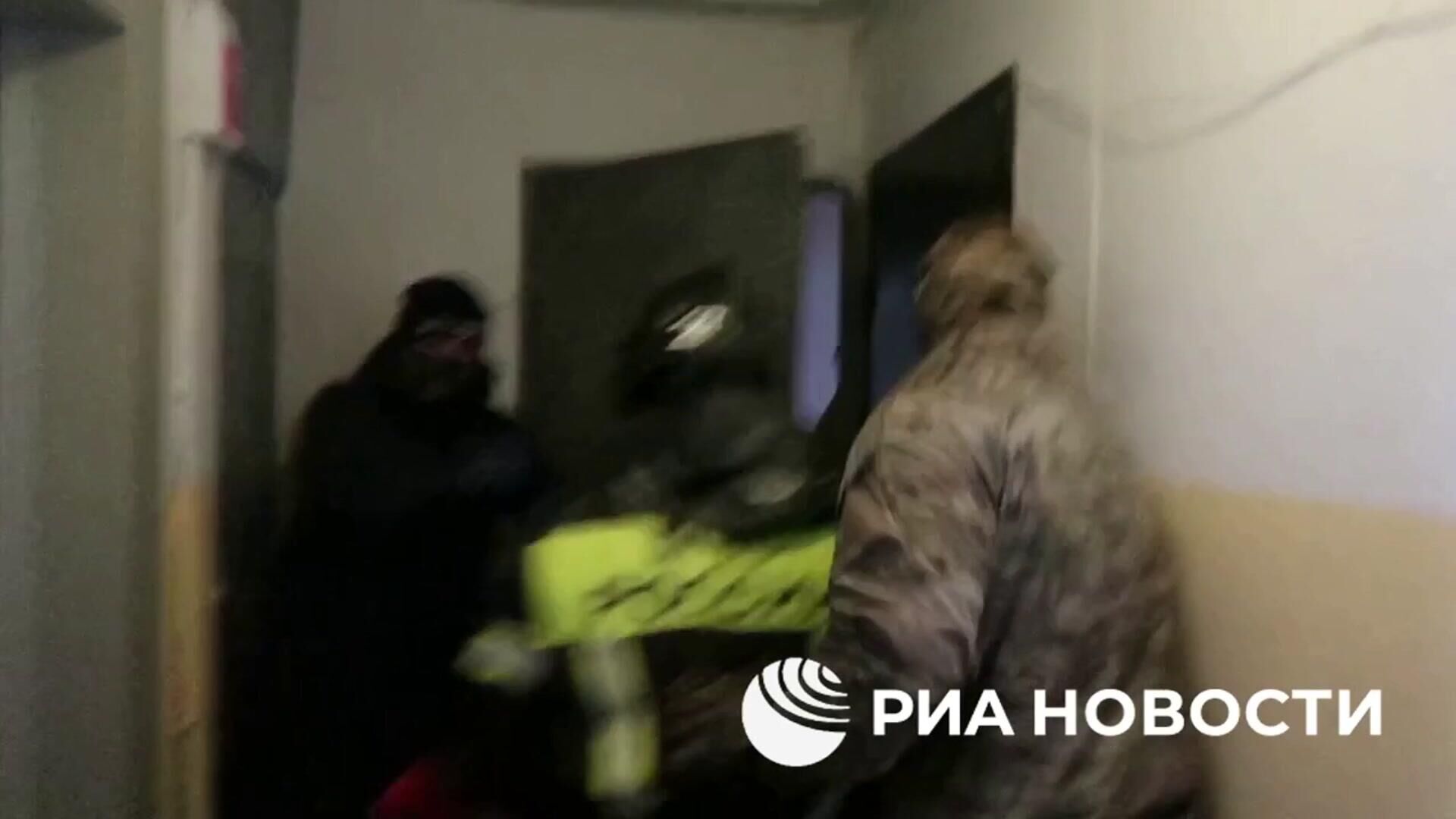 Задержание нижегородца, который переводил криптовалюту украинским террористам - РИА Новости, 1920, 12.03.2025