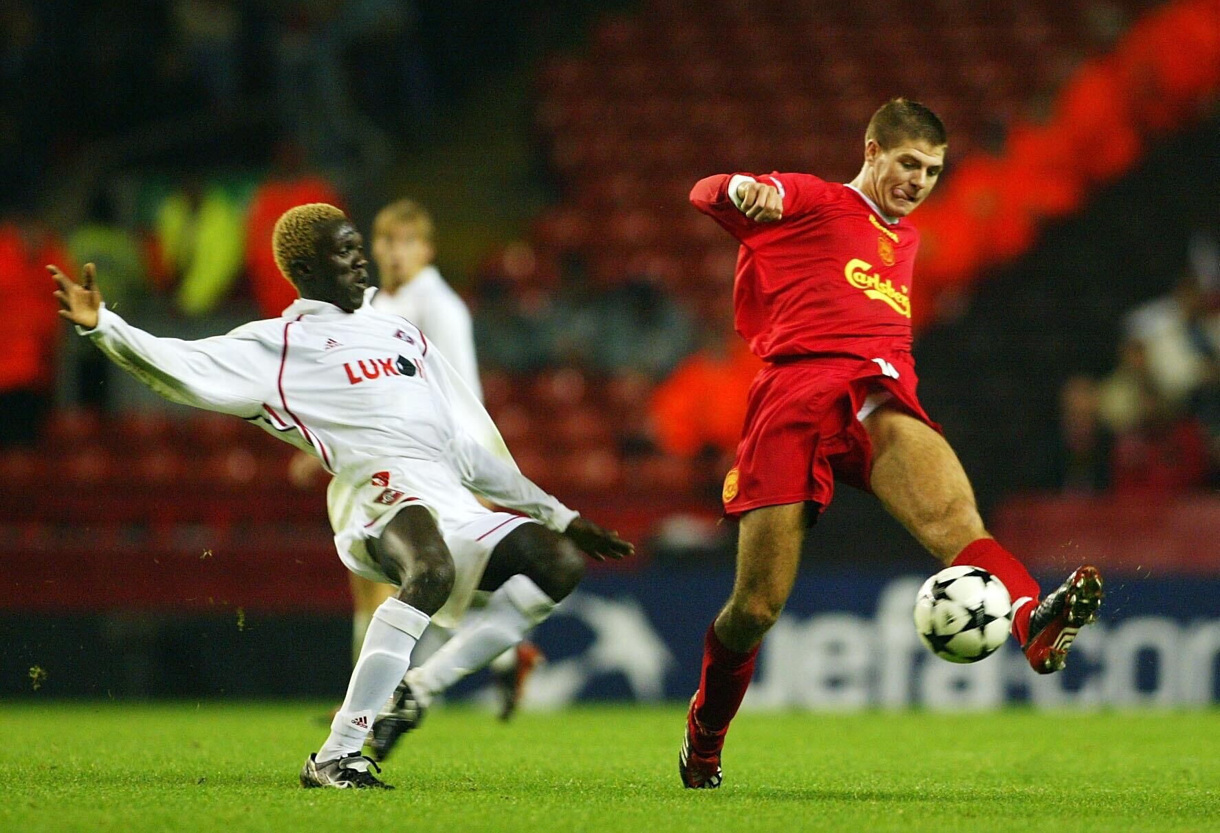 Бай Кебе и Стивен Джерард - РИА Новости, 1920, 11.03.2025