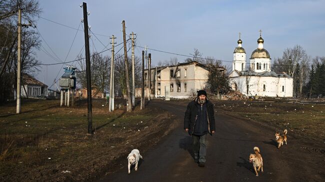Эвакуация жителей села Казачья Локня в Суджанском районе Курской области