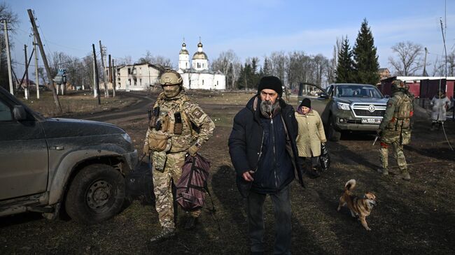 Эвакуация гражданского населения группой Аида спецназа Ахмат из села Казачья Локня в Суджанском районе Курской области. 13 марта 2025