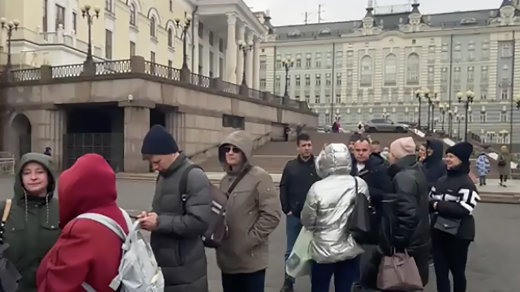 Очереди у Большого театра за билетами на балет Щелкунчик - РИА Новости, 1920, 15.03.2025