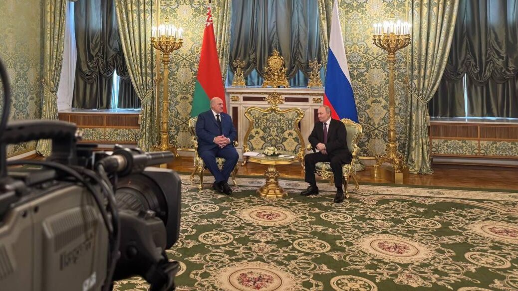 Владимир Путин и президент Белоруссии Александр Лукашенко во время встречи - РИА Новости, 1920, 13.03.2025