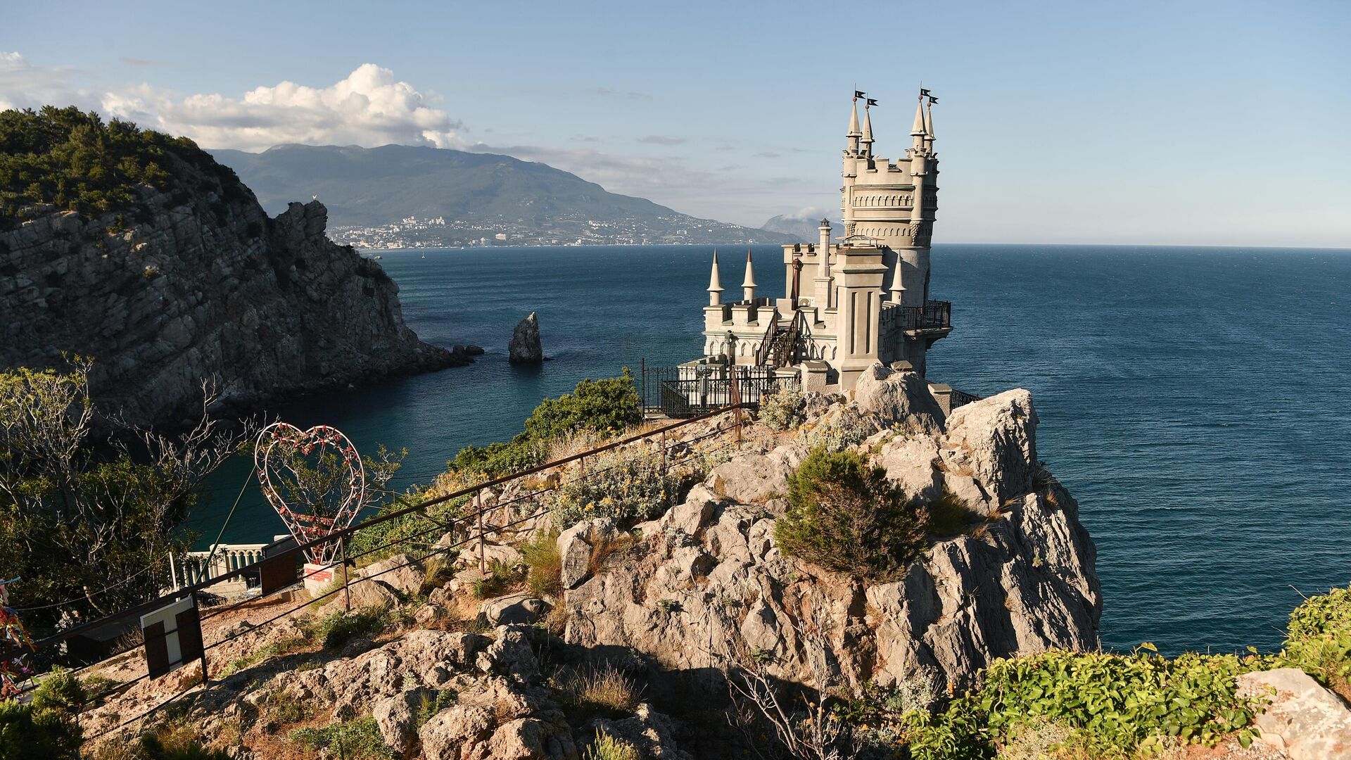 Замок Ласточкино гнездо в поселке Гаспра в Крыму - РИА Новости, 1920, 13.04.2025