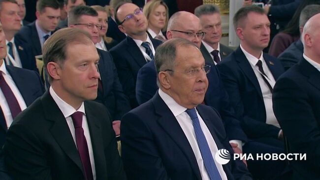 Владимиру Владимировичу сегодня и завтра предстоит плотно работать по этому вопросу. Лукашенко об украинском урегулировании