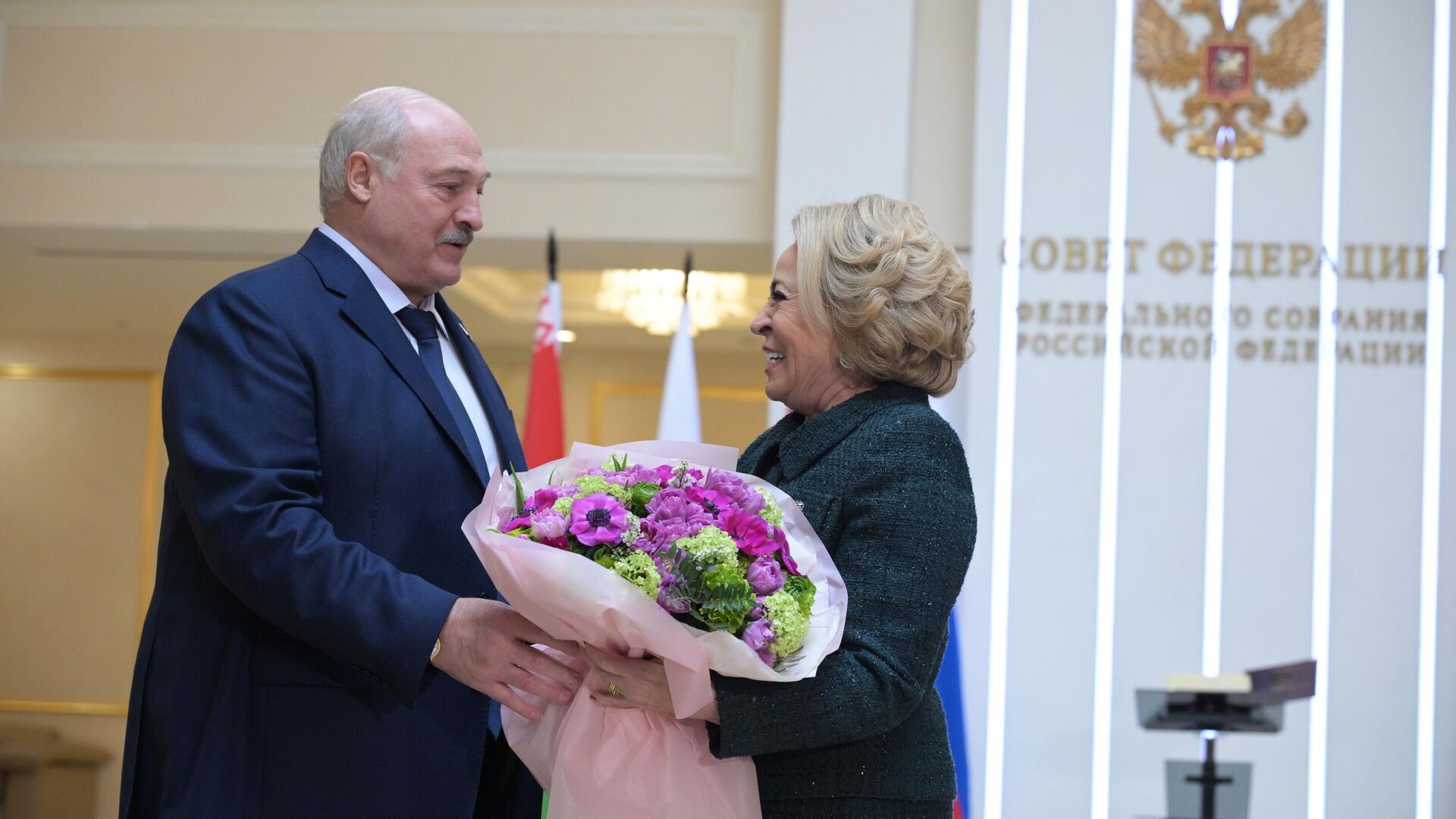 Президент Белоруссии Александр Лукашенко и председатель Совета Федерации РФ Валентина Матвиенко в Совете Федерации РФ. 14 марта 2025 Президент Белоруссии Александр Лукашенко и председатель Совета Федерации РФ Валентина Матвиенко в Совете Федерации РФ. 14 марта 2025 - РИА Новости, 1920, 14.03.2025