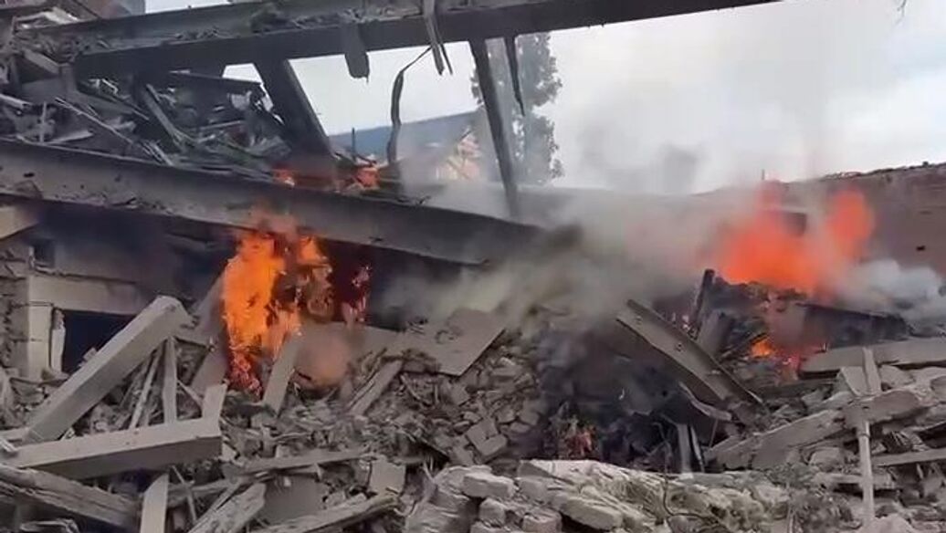 © Соцсети<br>Разрушенное в результате удара ВСУ здание Краеведческого музея в Судже. Кадр видео