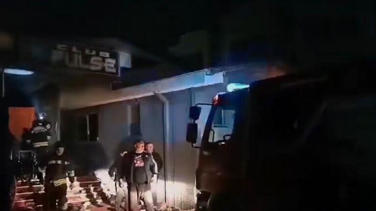 Место пожара в ночном клубе в македонском городе Кочани