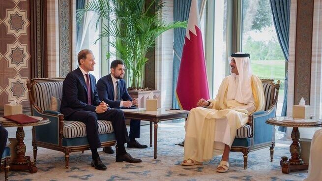 Денис Мантуров и Эмир Катара шейх Тамим Аль Тани во время встречи - РИА Новости, 1920, 16.03.2025