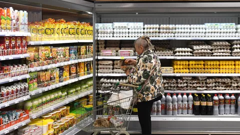 Покупательница в магазине