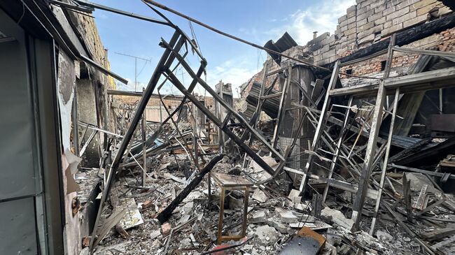 Разрушенное здание в освобожденной Судже Разрушенное здание в освобожденной Судже