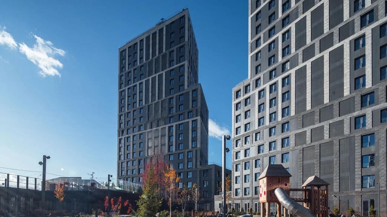 Девелопер Forma начал выдавать ключи дольщикам квартала Forst в Москве  - РИА Новости, 1920, 17.03.2025