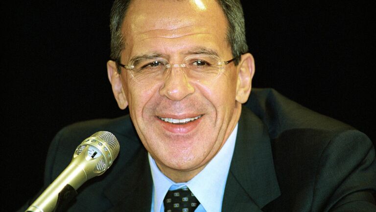 Сергей Лавров, назначенный на должность министра иностранных дел РФ, провел свою первую пресс-конференцию, на которой заявил, что корректировки стратегических направлений внешней политики России не будет Сергей Лавров, назначенный на должность министра иностранных дел РФ, провел свою первую пресс-конференцию, на которой заявил, что корректировки стратегических направлений внешней политики России не будет