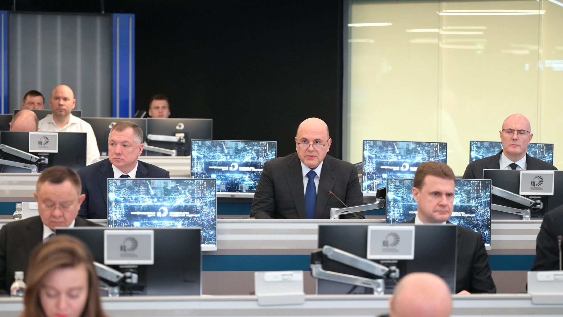 Премьер-министр Михаил Мишустин провел стратсессию Опережающее развитие дорожного хозяйства, коммунальной и социальной инфраструктуры и Мастер-планы городов - РИА Новости, 1920, 18.03.2025