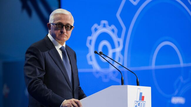 Александр Шохин