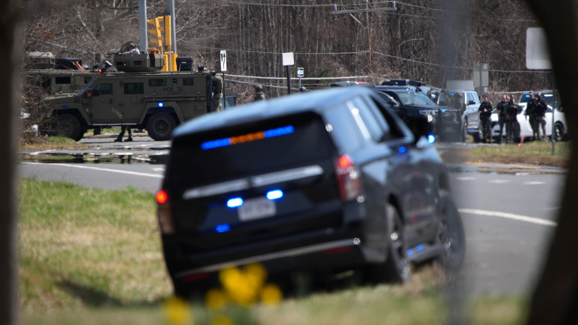 Сотрудники правоохранительных органов возле штаб-квартиры ЦРУ в штате Вирджиния. 19 марта 2025  - РИА Новости, 1920, 19.03.2025