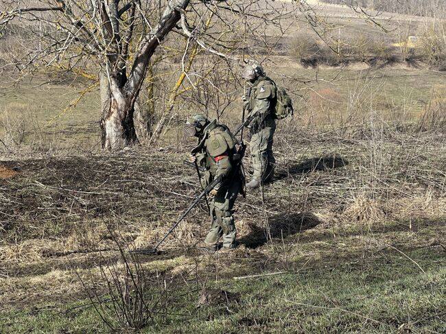 Работа саперов 92 саперного полка в Суджанском районе Курской области Работа саперов 92 саперного полка в Суджанском районе Курской области