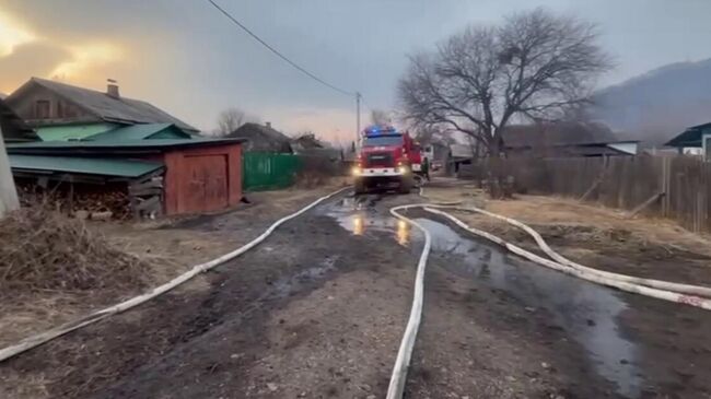 Пожар в поселке Авангард в Приморье. 20 марта 2025