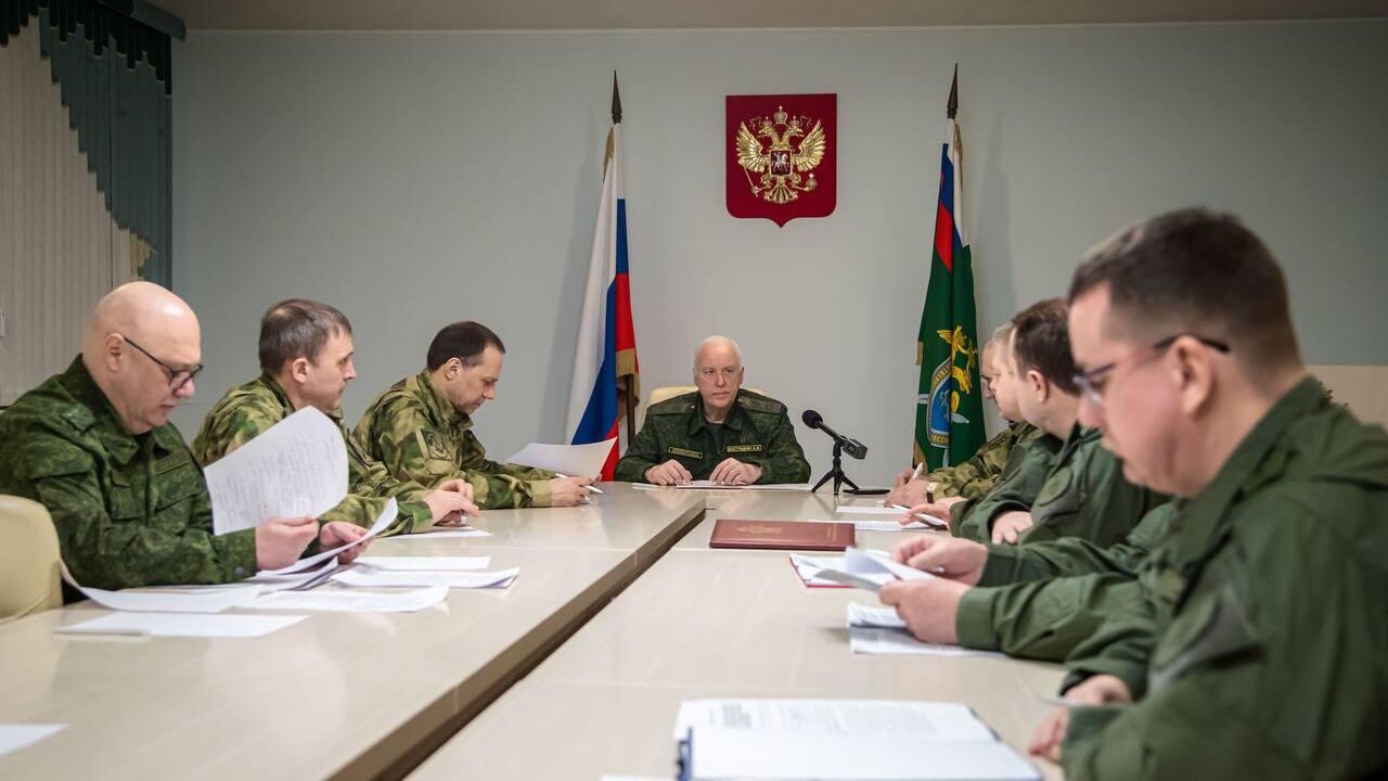 Председатель СК РФ Александр Бастрыкин провел совещание в Курске по организации работы подразделений ведомства при боевых действиях на курском направлении. 21 марта 2025 - РИА Новости, 1920, 21.03.2025